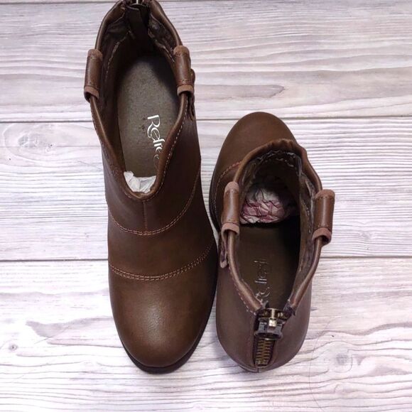 (46-0609) Boots from Refresh Brown Size 6.5 - Picture 5 of 11